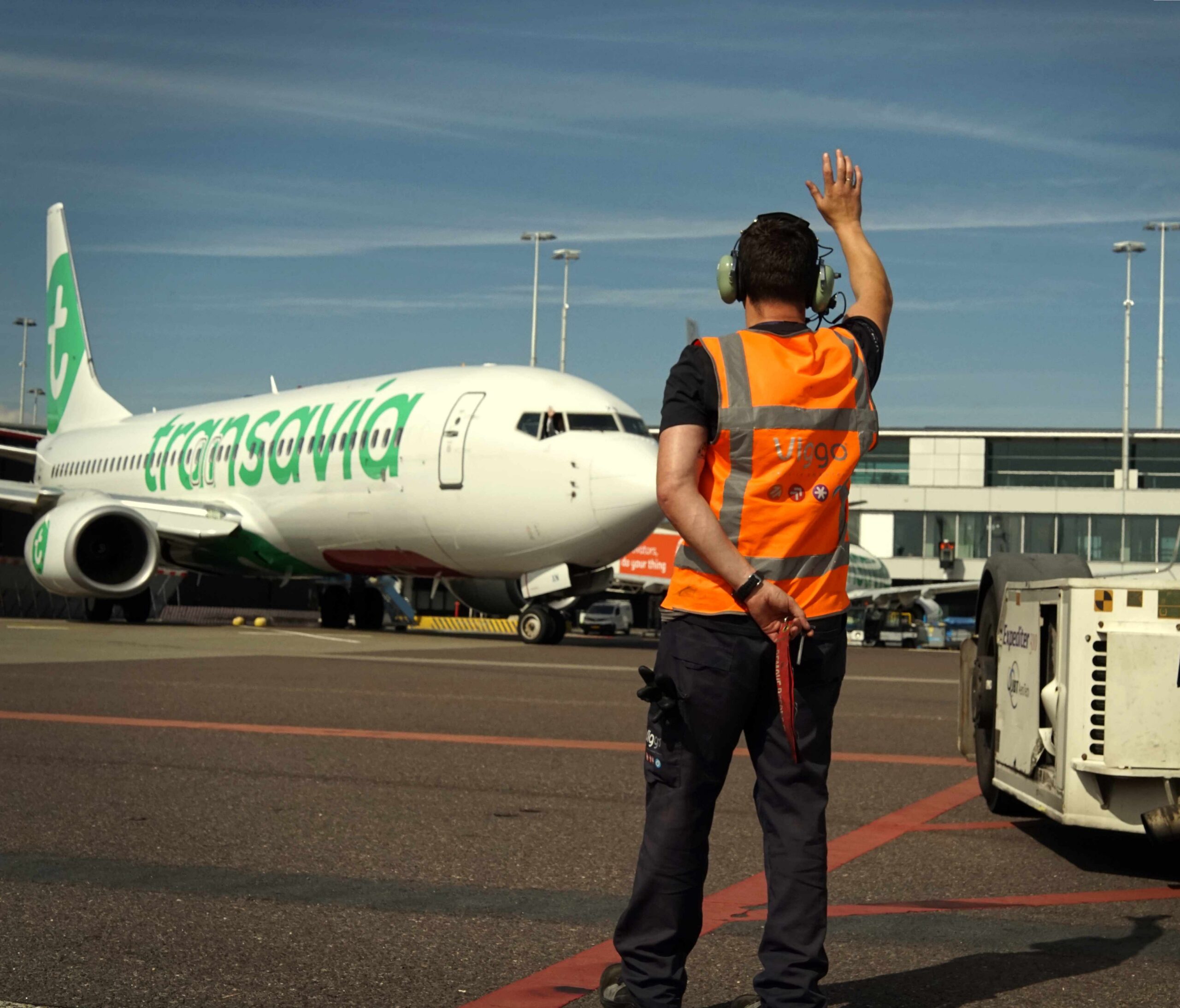 Pushback van een vliegtuig door Viggo op het platform